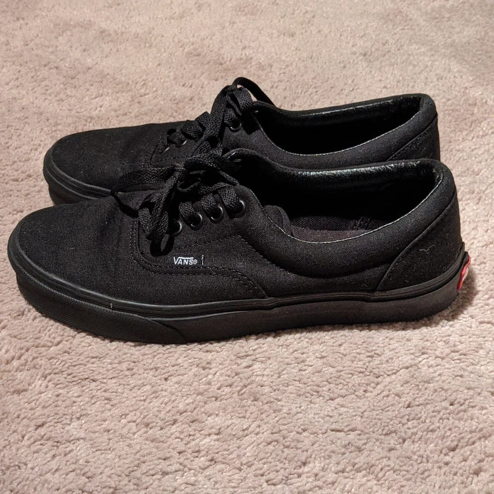 Vans black skate shoe men's 7 women's 8.5 - Picture 4 of 10
